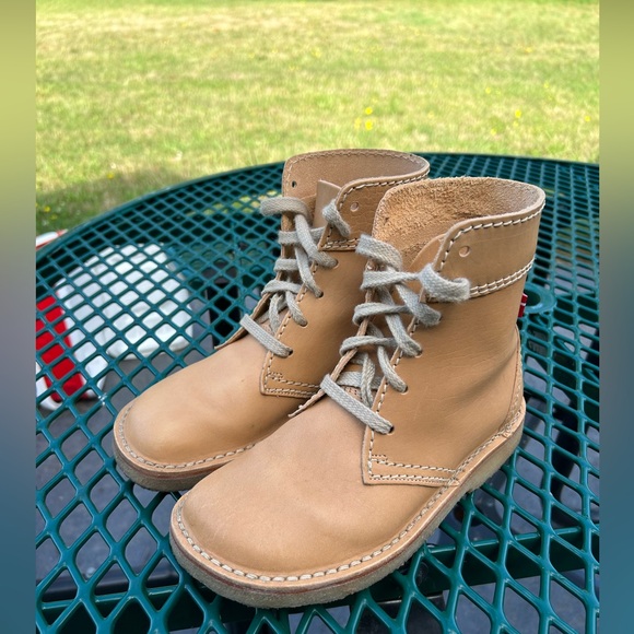 Faborg Duckfeet Boots - Picture 1 of 5